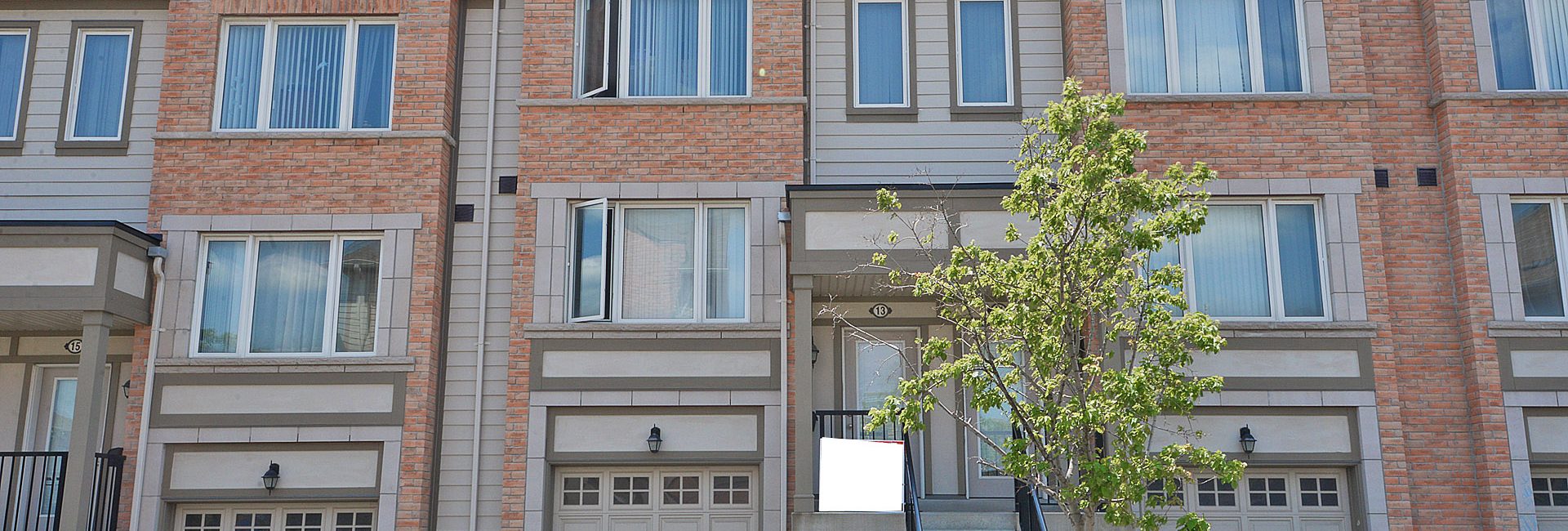 Three Bedroom Townhouse in Central Mississauga