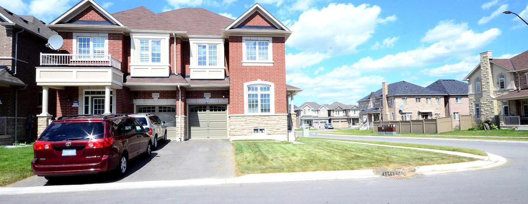 Four Bedroom House in Central Mississauga
